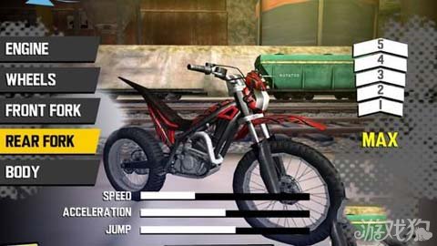 还在寻找能改装摩托车的怀旧竞速游戏？极限摩托1老版本》让你冲刺、腾空、拿高分，不来试试吗？