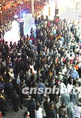 集结人群、躲避障碍的欢乐跑酷—人潮汹涌》你确定不叫上朋友一起玩? 集结人群、躲避障碍的欢乐跑酷—人潮汹涌》你确定不叫上朋友一起玩?