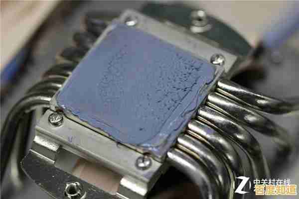 小鱼详细讲解CPU硅胶涂抹技巧,让散热更均匀持久 小鱼详细讲解CPU硅胶涂抹技巧,让散热更均匀持久