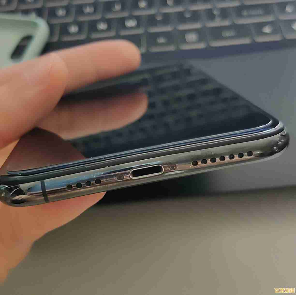 电脑显示器无信号黑屏的实用排查与解决方案指南 电脑显示器无信号黑屏的实用排查与解决方案指南