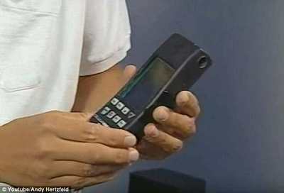 追溯手机诞生历程:关键发明家及其贡献揭秘 追溯手机诞生历程:关键发明家及其贡献揭秘